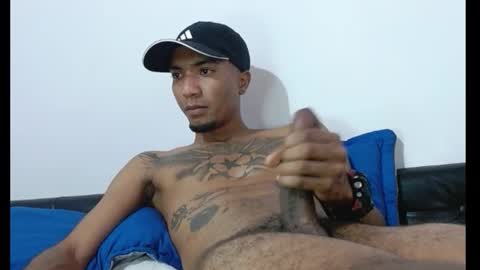 Snapshot of comoseria1927realg4life chatting on January 2026 10:33:02 PM comoseria1927realg4life online show from January 2026 10:33:02 PM