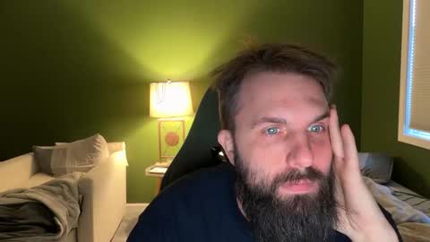 Snapshot of concentralized chatting on December 2025 03:50:01 PM Matt online show from December 2025 03:50:01 PM