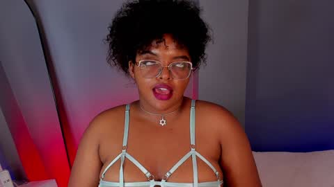 conielaurenth online show from February 2025 12:16:01 PM