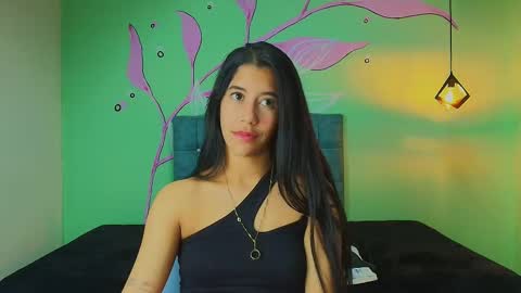 C O N N I E online show from December 2025 08:12:01 AM