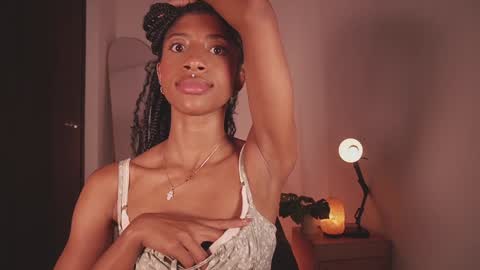 Snapshot of connie_west0 chatting on December 2024 01:37:02 AM   independent model online show from December 2024 01:37:02 AM