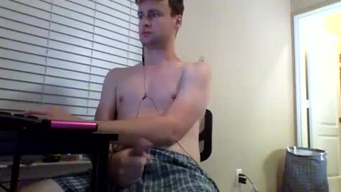 Snapshot of cooldude122222 chatting on December 2024 09:55:02 AM cooldude122222 online show from December 2024 09:55:02 AM