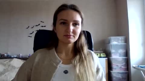 Snapshot of cora_fora chatting on October 2025 08:14:01 AM cora_fora online show from October 2025 08:14:01 AM