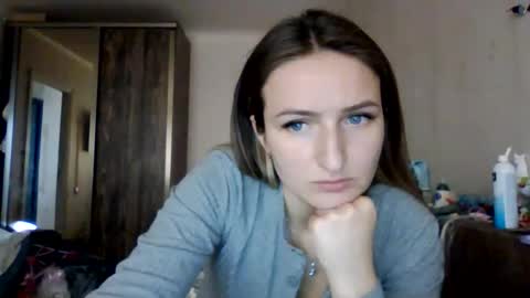 Snapshot of cora_fora chatting on April 2026 10:28:02 AM cora_fora online show from April 2026 10:28:02 AM