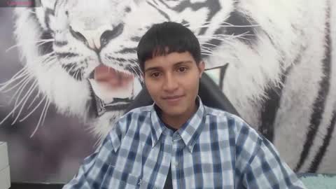 Snapshot of cora_gunn chatting on January 2025 09:36:01 PM Cora online show from January 2025 09:36:01 PM