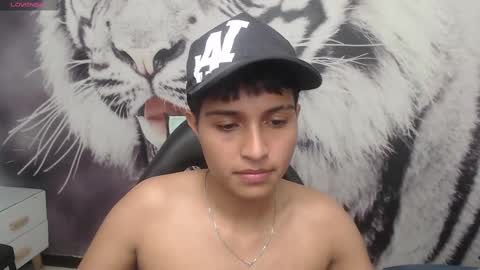 Snapshot of cora_gunn chatting on February 2025 12:29:01 AM Cora online show from February 2025 12:29:01 AM