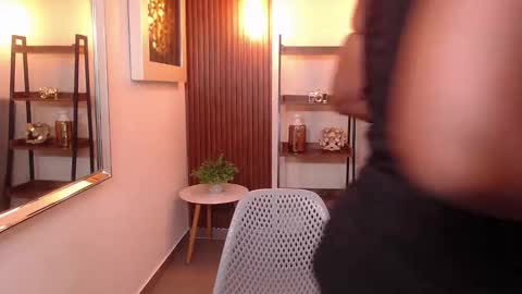 Coral online show from November 2025 10:59:01 AM