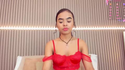 coralineross_ online show from March 2025 11:31:01 AM
