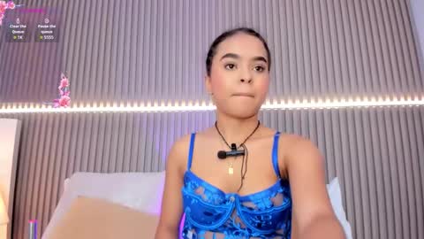 coralineross_ online show from September 2025 10:59:02 AM