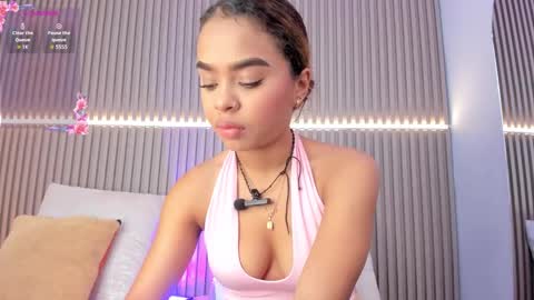 coralineross_ online show from September 2025 10:59:01 AM