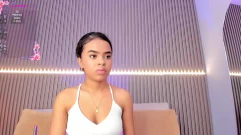 coralineross_ online show from October 2025 11:13:02 AM