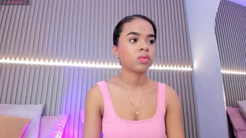 coralineross_ online show from October 2025 10:59:02 AM