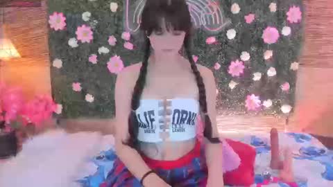 Coraline uwu     Bienvenidos al dulce mundo de Coraline    Hola amores soy Coraline  Una chica  tierna juguetona online show from September 2025 12:00:02 AM