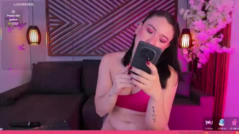 Snapshot of coralquinn chatting on November 2025 11:54:02 AM online show from November 2025 11:54:02 AM