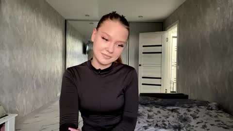 Snapshot of corinakannenberg chatting on May 2026 11:29:01 AM Kiki online show from May 2026 11:29:01 AM