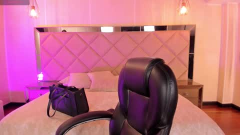 Corinne Russo online show from February 2026 03:43:01 AM