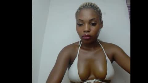 Snapshot of cornxcunt chatting on December 2025 03:27:02 PM cornxcunt online show from December 2025 03:27:02 PM