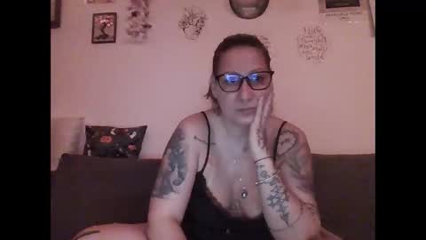 Snapshot of corsetlady123 chatting on December 2024 05:47:02 PM corsetlady online show from December 2024 05:47:02 PM