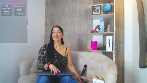 cortney tayler online show from November 2025 02:50:01 PM