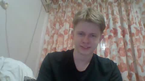 Snapshot of cosm2312 chatting on April 2026 06:36:02 PM Andrew online show from April 2026 06:36:02 PM