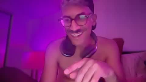 Queer Vibes  Slow Burn  Good Energy  online show from June 2026 05:38:02 AM