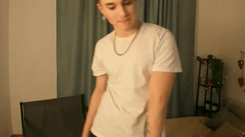 Snapshot of cosmicflirt chatting on March 2026 09:10:01 PM Henry online show from March 2026 09:10:01 PM