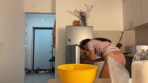 Lina online show from November 2025 06:40:02 PM