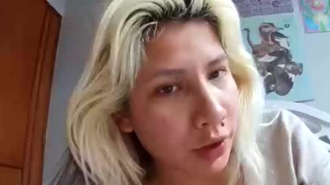 Snapshot of cosmowanda27 chatting on October 2025 08:10:01 PM cosmowanda27 online show from October 2025 08:10:01 PM