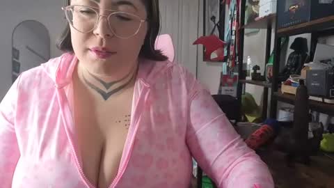 Snapshot of cosplaybruja305 chatting on July 2026 03:04:01 AM Miss Mei online show from July 2026 03:04:01 AM