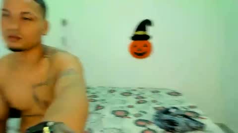 Snapshot of couple777sexy chatting on October 2025 06:28:02 PM Andri online show from October 2025 06:28:02 PM