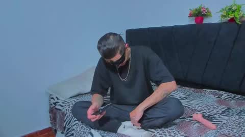 couple_2533 online show from October 2025 10:02:02 AM