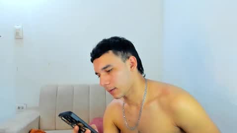 aron y stivens online show from October 2025 12:44:02 AM