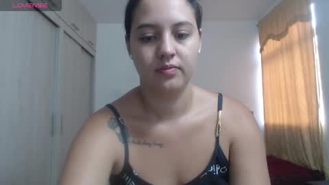 ALEJANDRO Y EMILY  online show from October 2025 12:35:01 PM