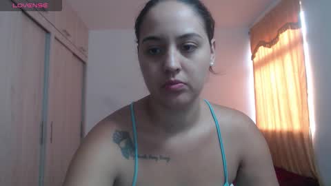  ALEJANDRO Y EMILY  online show from October 2025 09:15:01 PM