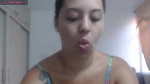  ALEJANDRO Y EMILY  online show from December 2025 12:32:02 PM