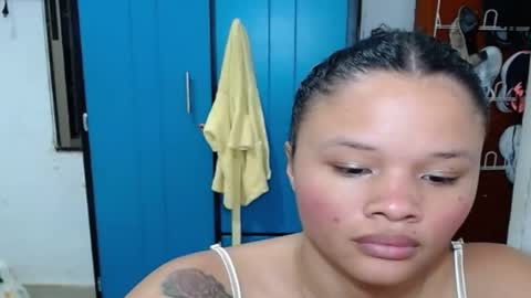 Snapshot of couple_sexy8 chatting on December 2024 11:13:02 PM SOPHIE Y CAMILO online show from December 2024 11:13:02 PM