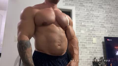 couplemuscle40 online show from March 2026 01:22:01 AM
