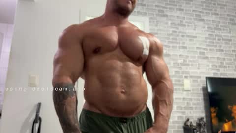 couplemuscle40 online show from March 2026 06:02:01 PM
