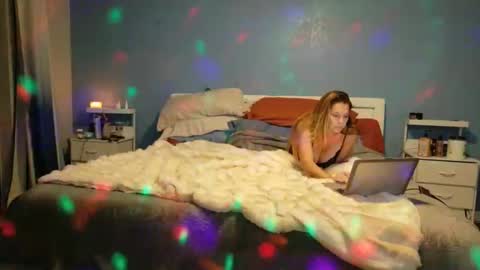 Snapshot of craveusxo chatting on February 2026 04:08:01 AM CraveUsXo online show from February 2026 04:08:01 AM