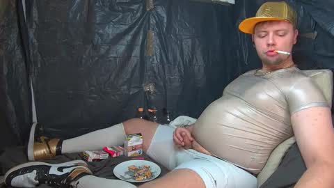 Snapshot of cravingboy chatting on November 2025 06:30:02 PM robin online show from November 2025 06:30:02 PM