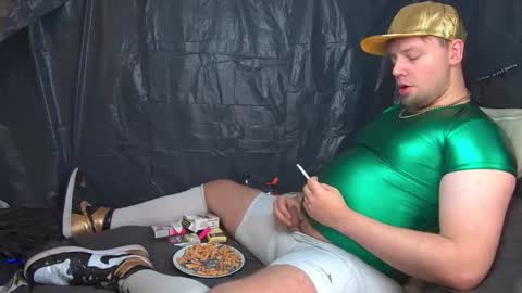 Snapshot of cravingboy chatting on November 2025 10:56:02 AM robin online show from November 2025 10:56:02 AM