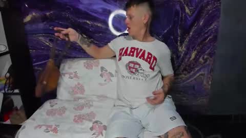 crazy_acouple_donpillo online show from November 2025 02:32:01 AM