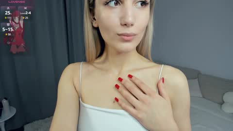 Snapshot of crazy_selfi chatting on January 2025 01:50:01 AM Emma online show from January 2025 01:50:01 AM