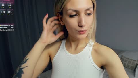 Snapshot of crazy_selfi chatting on February 2025 02:36:02 AM Emma online show from February 2025 02:36:02 AM