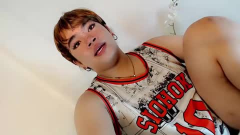 Hot Ayisha online show from February 2025 06:17:01 PM