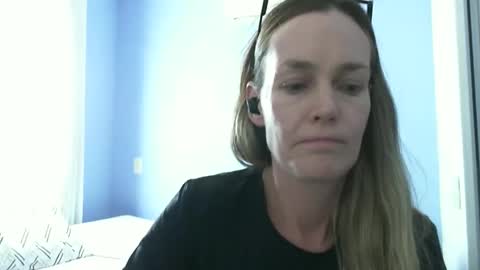 Anny online show from September 2025 05:45:02 PM