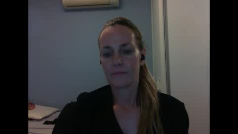 Anny online show from October 2025 10:50:02 PM