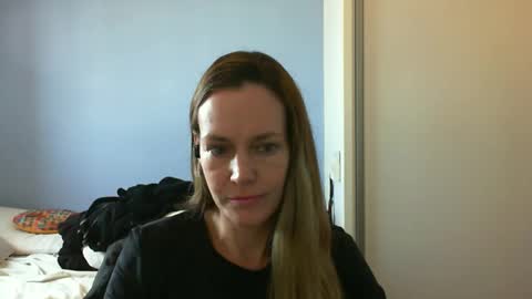 Anny online show from October 2025 10:59:02 AM