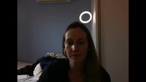 Anny online show from November 2025 03:55:02 PM