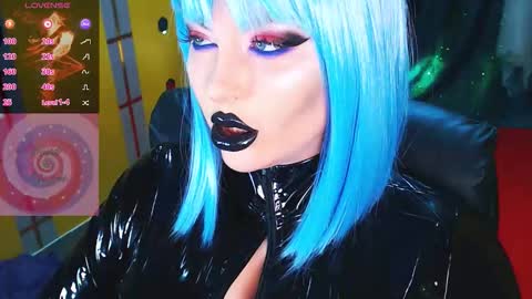 Snapshot of crazypinkyball chatting on November 2025 02:30:02 PM Roxy online show from November 2025 02:30:02 PM